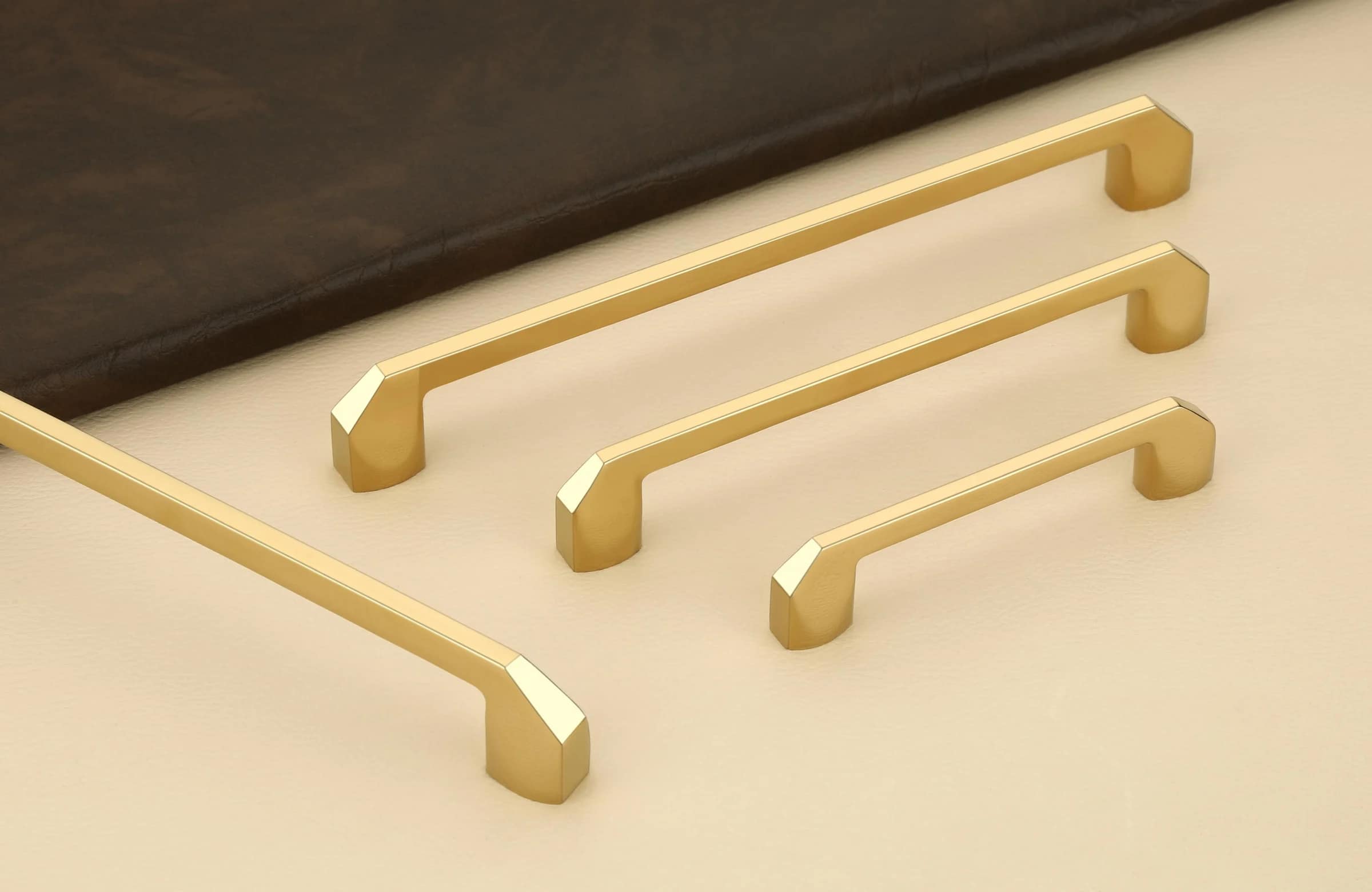 Handles H-003