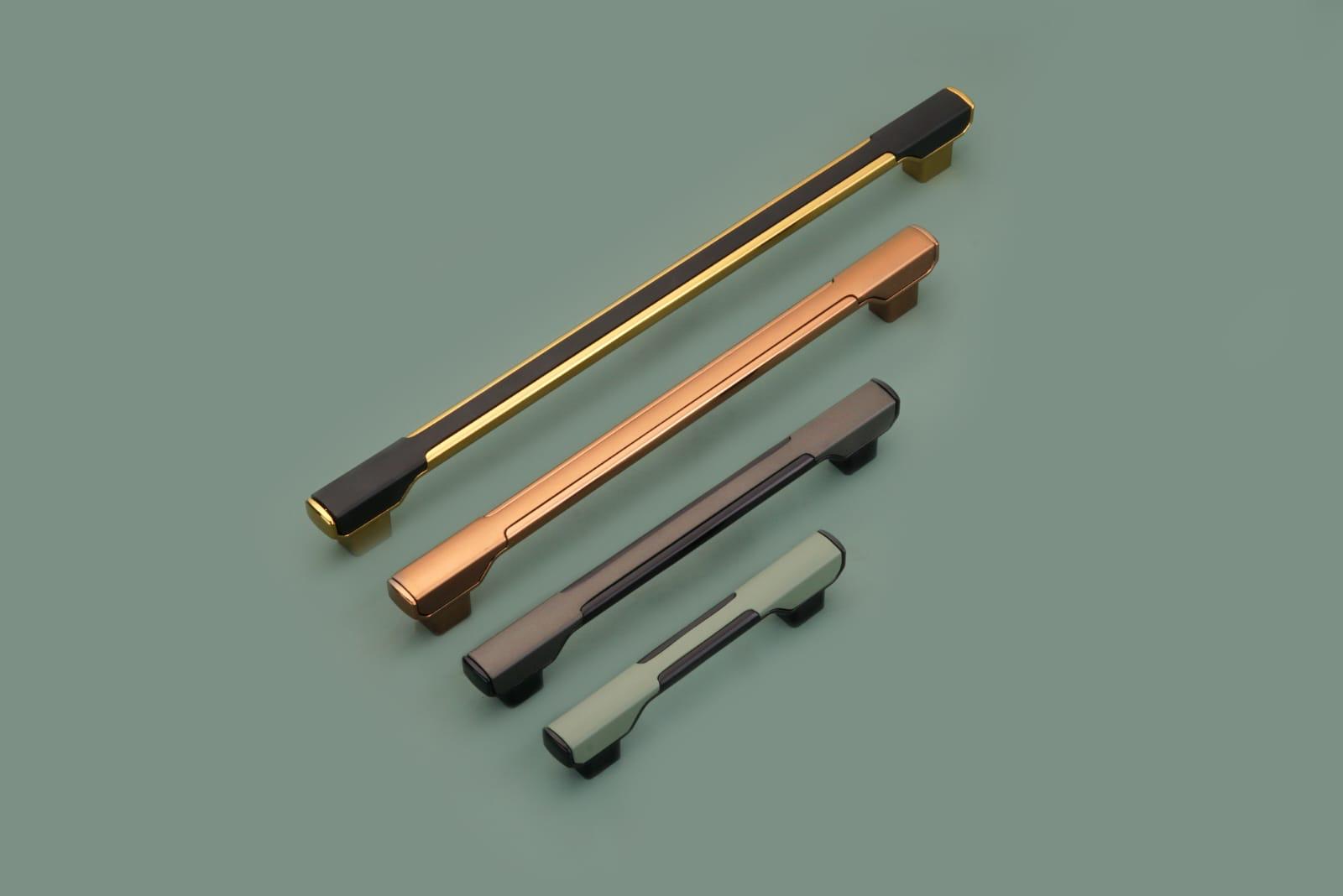 Handles H-025